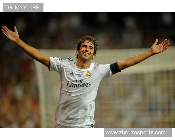 足球球星的传奇之路:从青涩少年到全球偶像的成长故事 足球球星的传奇之路:从青涩少年到全球偶像的成长故事